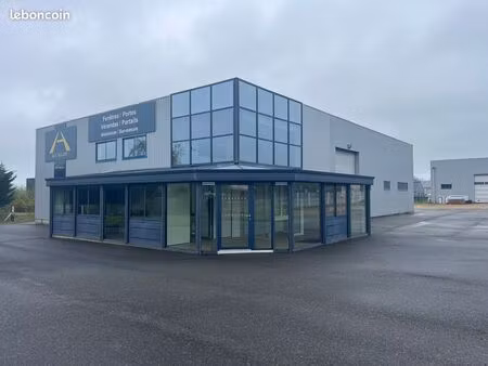 local 600 m² louannec