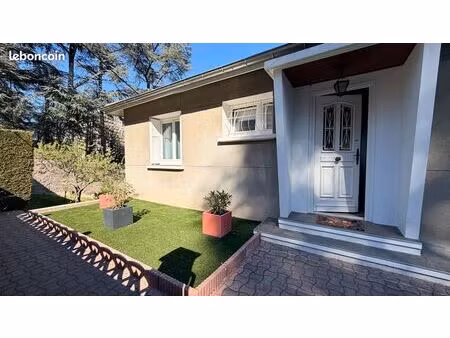 maison prête à habiter avec beau jardin terrasses et très grand garage – secteur bel air