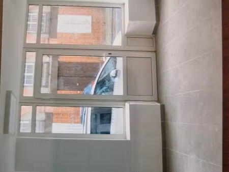 local commercial ou professionnel 65 m2