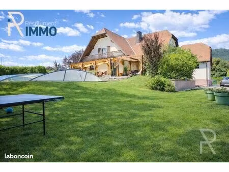 propriété 9 pièces 272 m²