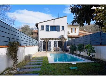 maison de village rénovée avec piscine