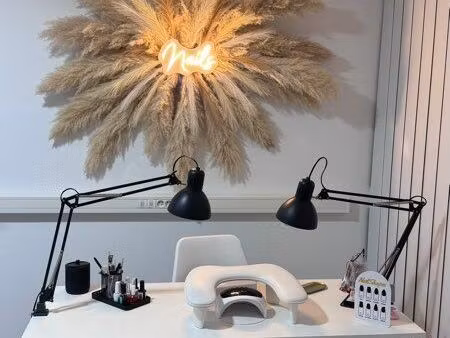 location bureau onglerie – prothésiste ongulaire indépendante