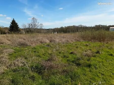 terrain 800 m² le tuzan