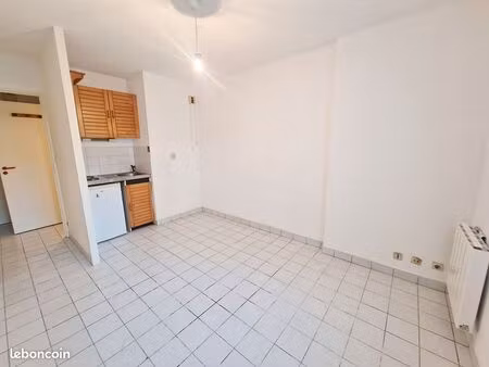 studio 1 pièce 17 m²