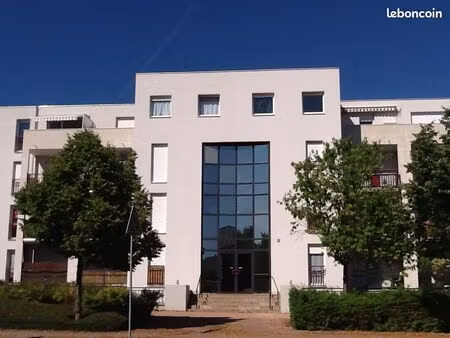 studio toison d'or libre de suite 28 m² meublé+terrasse et place de parking sécurisé fermé