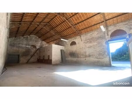entrepôt 321 m² lunel