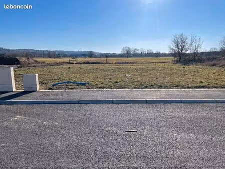 terrain 671 m² revel