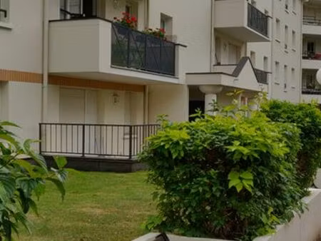 joli studio meublé à louer