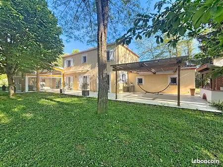 maison 6 pièces 165 m²
