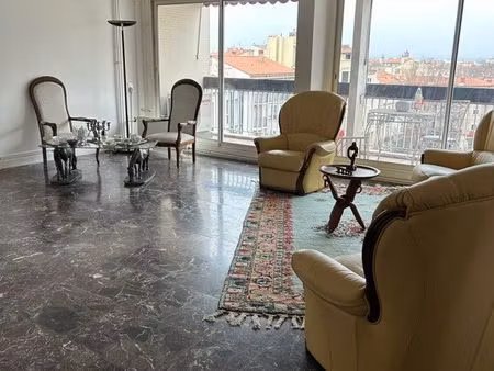 f4 dans immeuble  standing avec piscine 103 m²