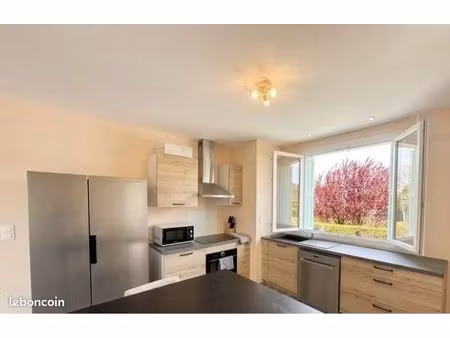 appartement 78m2 montrond les bains