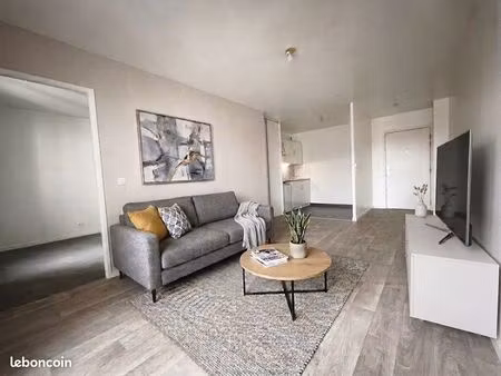 t2 41m2 + balcon couvert 5m2 près du coeur de ville de vaureal