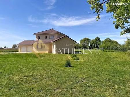 villa 5 pièces 146 m²