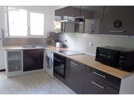 grand f3 1er étage avec ascenseur 65 m2