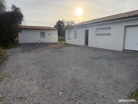 maison 3 chambres avec piscine et dépendance aménagé en t2