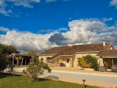 maison familiale 265 m2 avec piscine