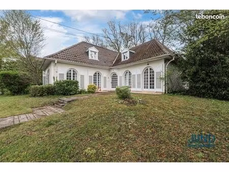 maison 6 pièces 159 m²