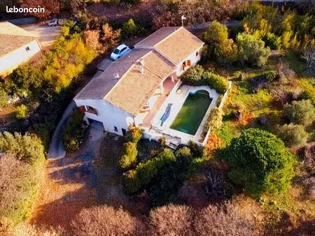 terrain 2000m2 avec villa a rénover ou démolir avec piscine