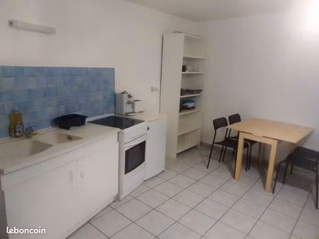 f2 rez de chaussée centre st bauzille