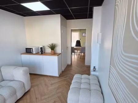 bureaux meublés – 30 m² – refaits à neuf