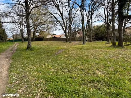 terrain 700 m² le porge