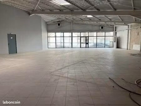 local commercial 430 m²