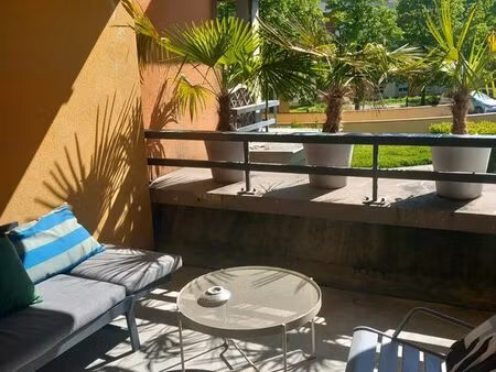 t2 bis meublé avec terrasse et parking – patte d’oie / saint-cyprien