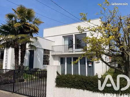 maison 8 pièces 180 m²