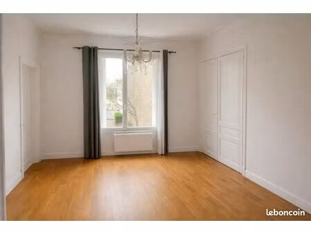 charmant t3 de 57 m² lumineux et calme avec parking privatif