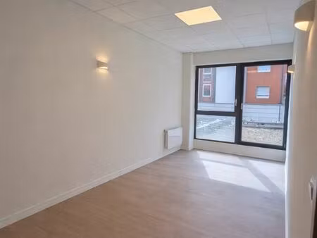 bureau pour thérapeute dans centre bien-être