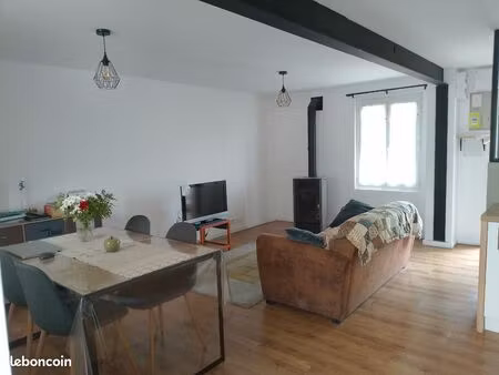 maison rénovée en 2023 au calme à proximité des commerces