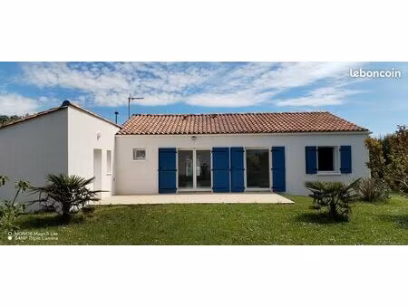 maison à angles (85750)