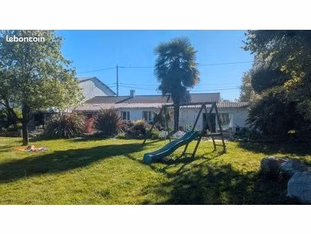 maison longère avec dépendance sur 2300 m² de terrain clos