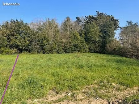 beau terrain dans un environnement privilégié à proximité des services