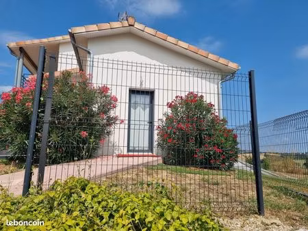 maison t2 avec terrasse et jardin