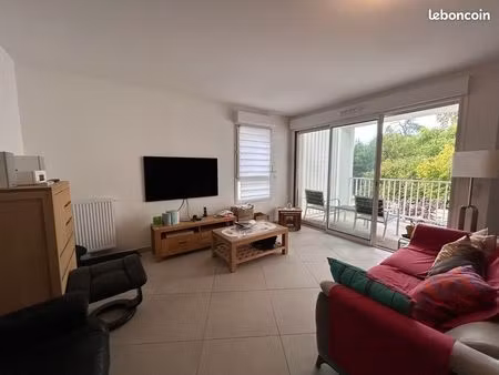 appartement t3 récent (2021) - 73 m2 pmr au calme avec balcon et 2 parkings - le bouscat