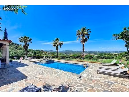 villa 4 pièces 178 m²