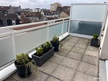grand studio de 25m2 + belle terrasse de 10m2