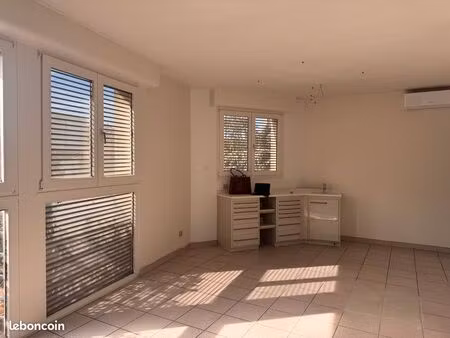 à louer – local professionnel 65 m2