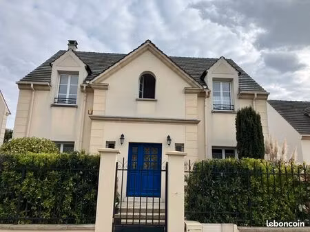 maison de 162 m² dans le quartier résidentiel recherché des coteaux