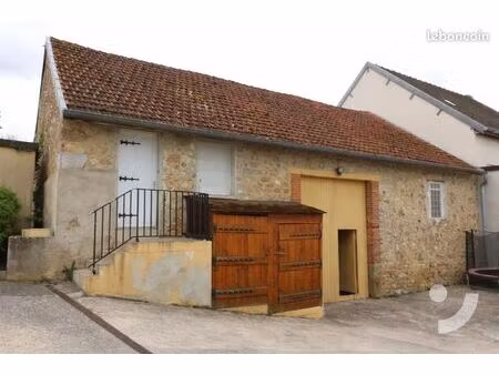 local 145 m² cuchery