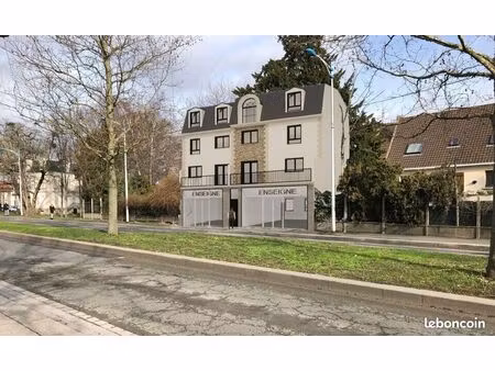 local 370 m² sarcelles