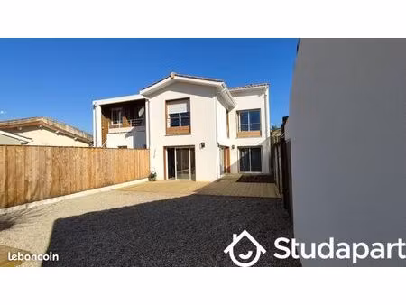 chambre 1 pièce 13 m²