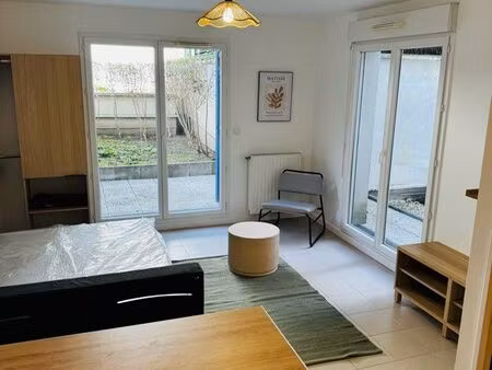 location studio avec terrasse