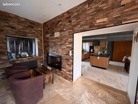 longeres renovée + nombreuses dependances