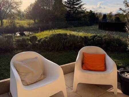 f3 en rez-de-chaussée avec terrasse  garage et parking