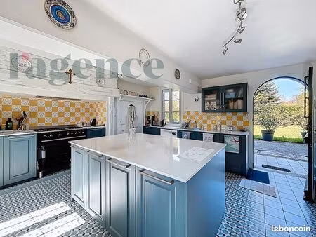 propriété 9 pièces 305 m²