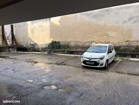 place de stationnement