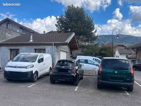 garage / espace de stockage 45 m² avec parking