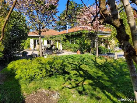 charmante maison de 185m²- 7 pièces avec piscine à tresses